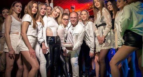 迪拜模特爆料事件视频,揭秘奢华背后的真相 第1张 迪拜模特爆料事件视频,揭秘奢华背后的真相 第1张